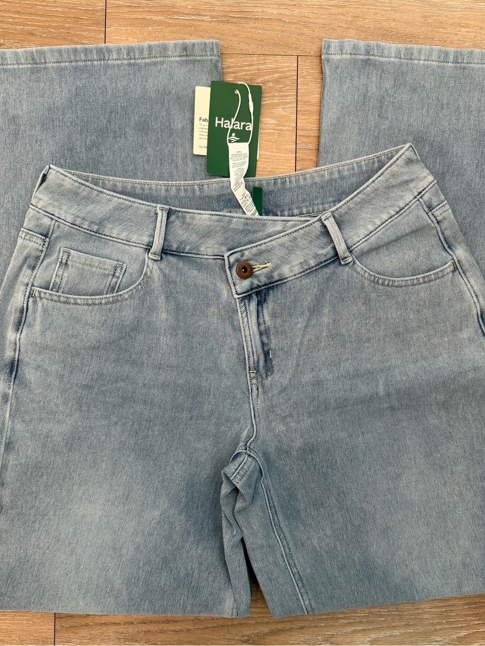 NWT Halara Wide Leg Asymmetrical Denim Size Small - Picture 2 of 5